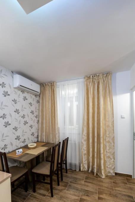 Luxury Radox Apartment Park 1 Bz Buzău Buitenkant foto