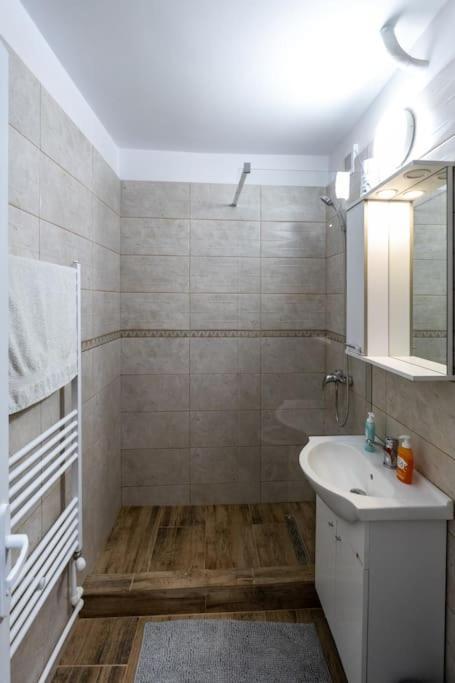 Luxury Radox Apartment Park 1 Bz Buzău Buitenkant foto